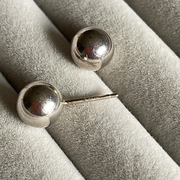Tiffany & Co silver ball studs - missing backing!! - Picture 4 of 4